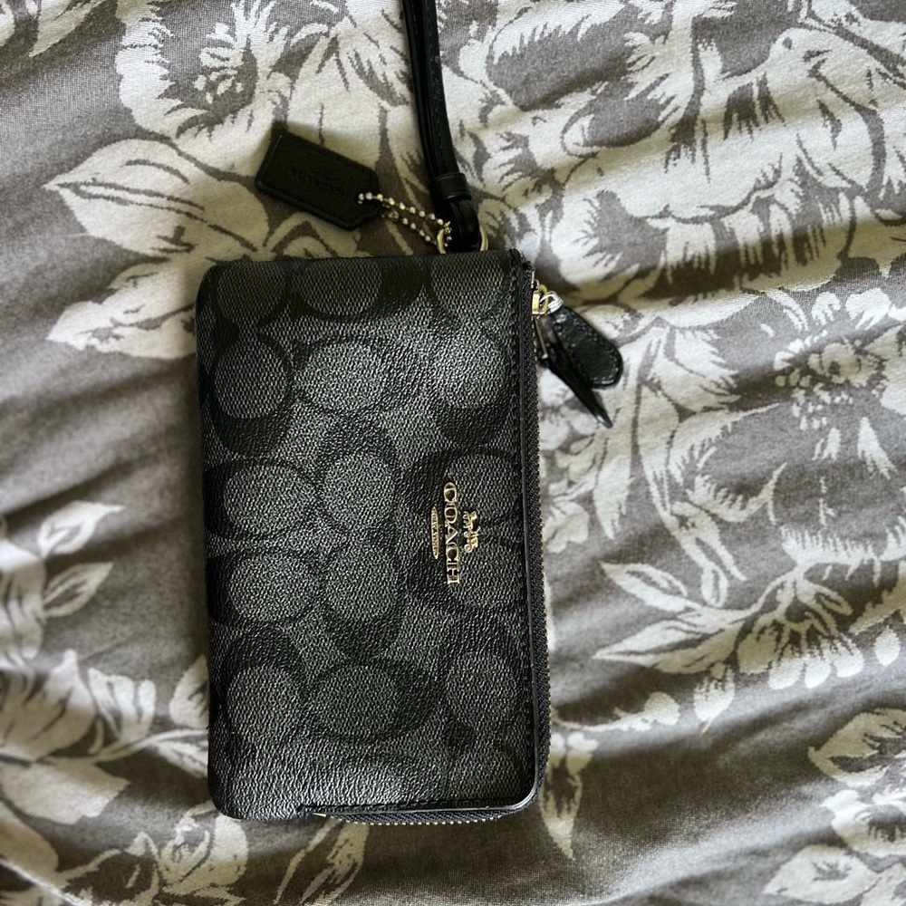 Coach Signature Black Wristlet